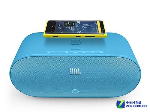 JBL PowerUp无线充电音箱与诺基亚Lumia 820 NFC功能演示